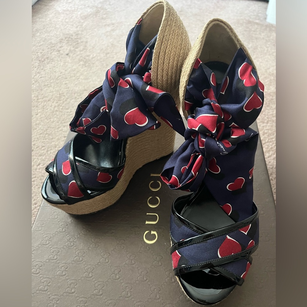 Gucci Carolina Heart Espadrille Wedges Sz 37 EXCELLENT CONDITION Valentines